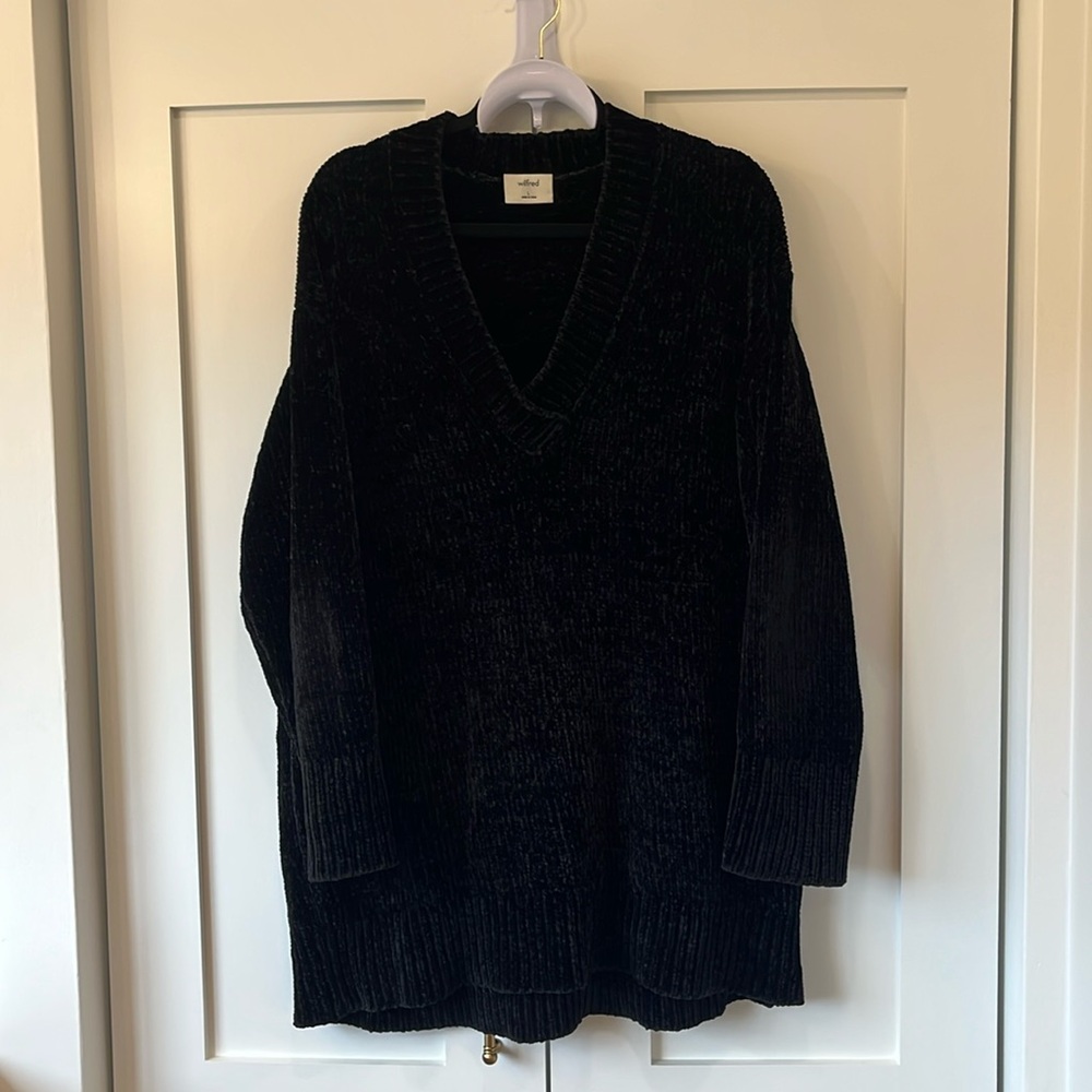 CLEARANCE Wilfred Aritzia Black Knit Sweater